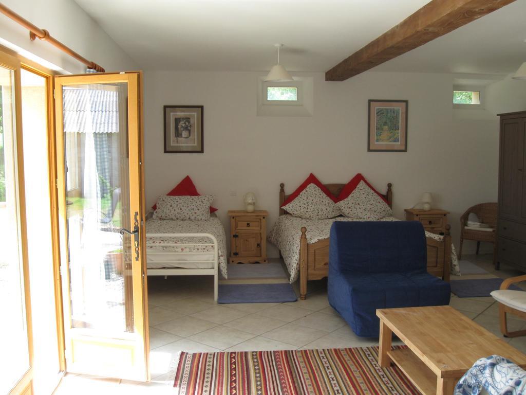 Bed and Breakfast La Maire Saint-Victor-Rouzaud Exterior foto